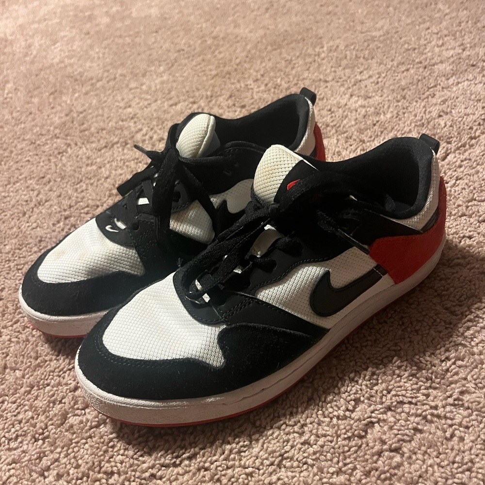 Nike Low-Top Sneakers in White, Black & Red Accent